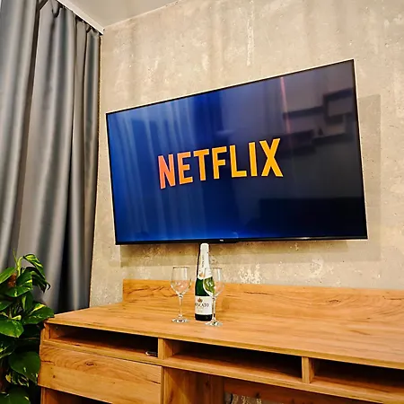 Axiom - Zenith Ii - Netflix, Hbo, Champagne Apartmán Košice