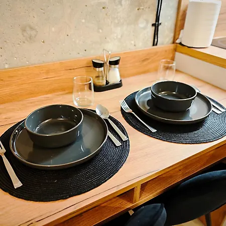 Axiom - Zenith Ii - Netflix, Hbo, Champagne Košice