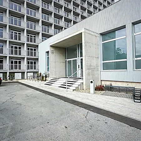 Axiom - Zenith Ii - Netflix, Hbo, Champagne Apartmán