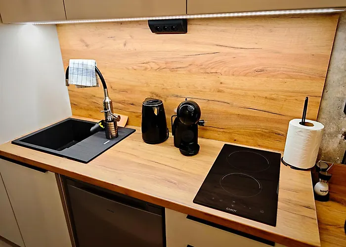 Axiom - Zenith Ii - Netflix, Hbo, Champagne Lägenhet Košice