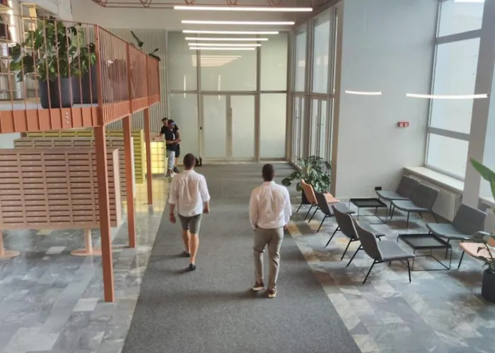 Axiom - Zenith Ii - Netflix, Hbo, Champagne Košice